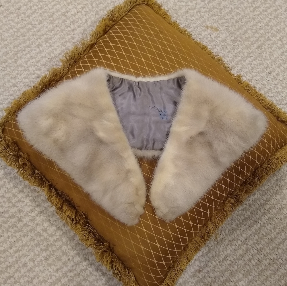 Vintage 1950s? Fur Collar